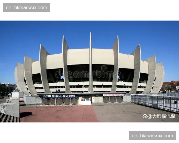 深度报道:法兰西大球场翻新工程延期,对巴黎圣日耳曼下赛季主场的潜在影响。 深度报道:法兰西大球场翻新工程延期,对巴黎圣日耳曼下赛季主场的潜在影响。