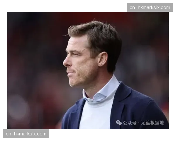 红牌！卢顿后卫贝尔被直红罚下，球队少一人作战